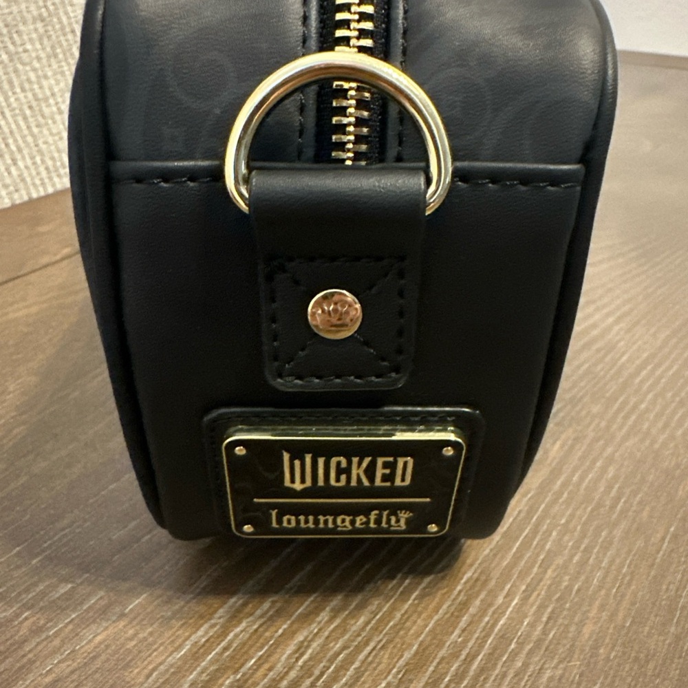 NWT Loungefly Universal Wicked Glinda & Elphaba Crossbody Bag - Picture 3 of 6